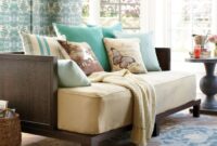 How to decorate a bedroom with a daybed