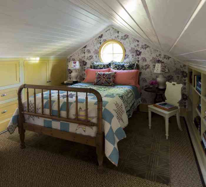 How to decorate a tiny attic bedroom