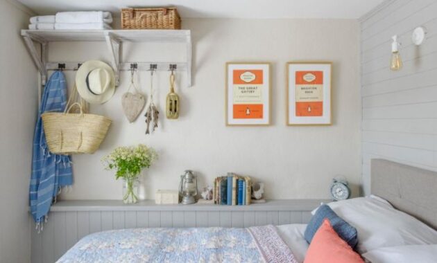 How to decorate a very small bedroom