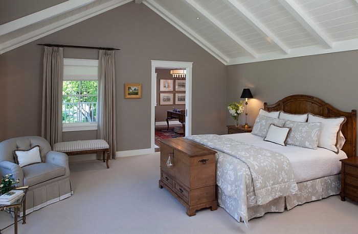 How to decorate bedroom with slanted ceiling