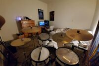 How to decorate a bedroom with a drum