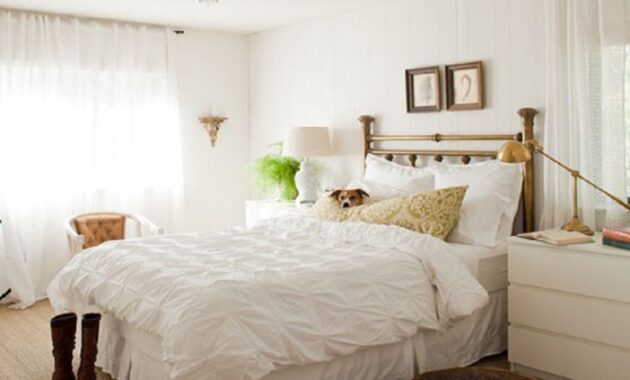 How to decorate bedroom with white walls