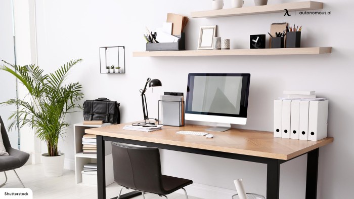 How to creatively decorate your office desk